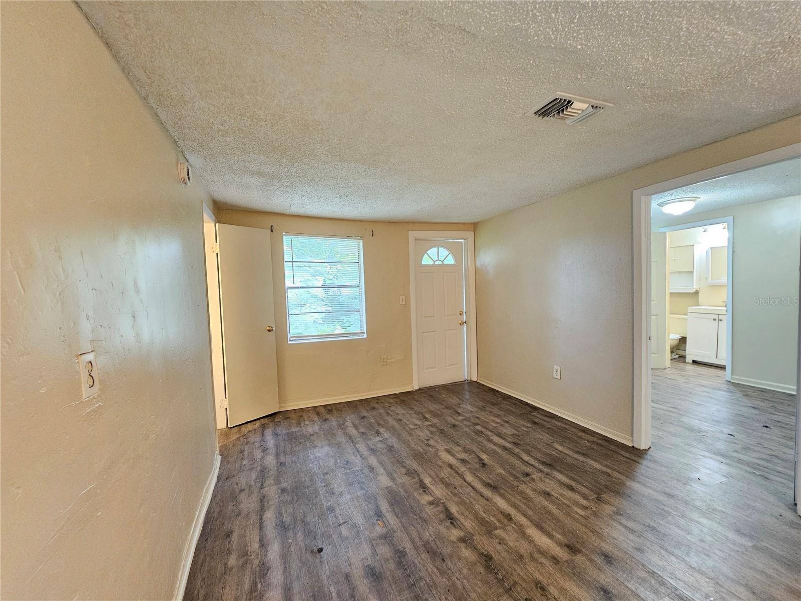 1504 E 99TH AVE #B, Tampa, FL 33612