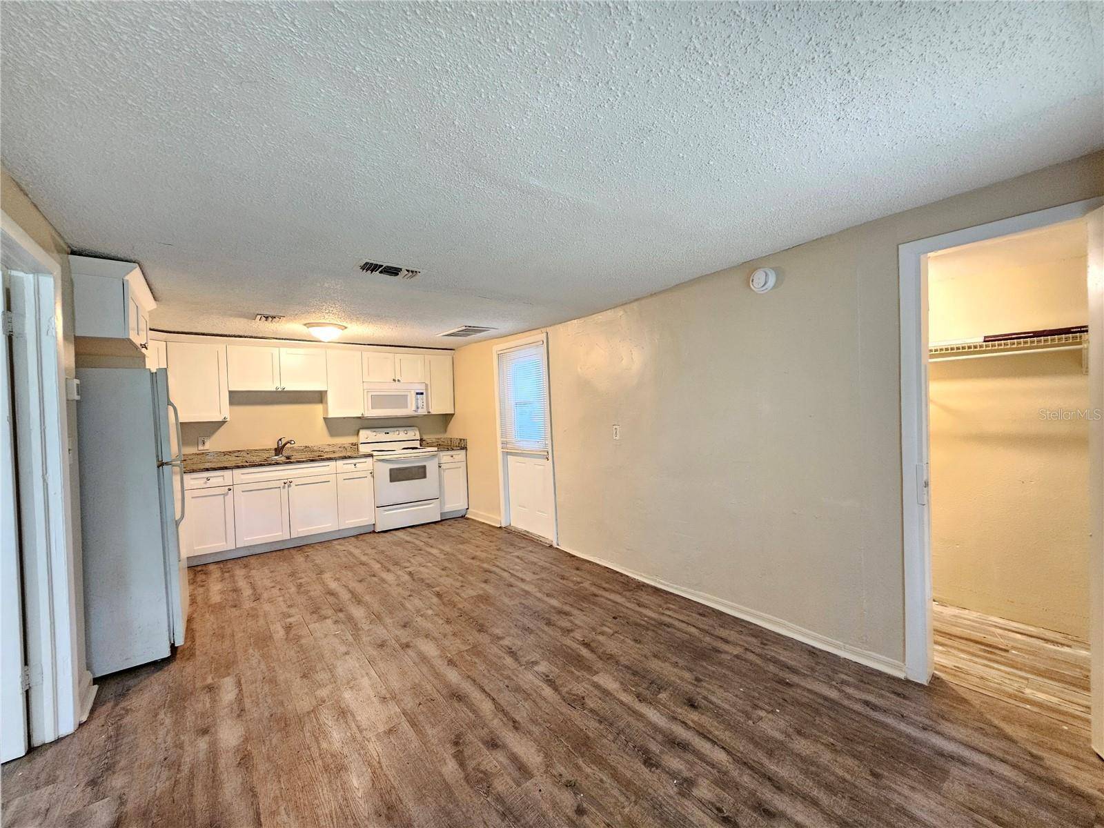 1504 E 99TH AVE #B, Tampa, FL 33612