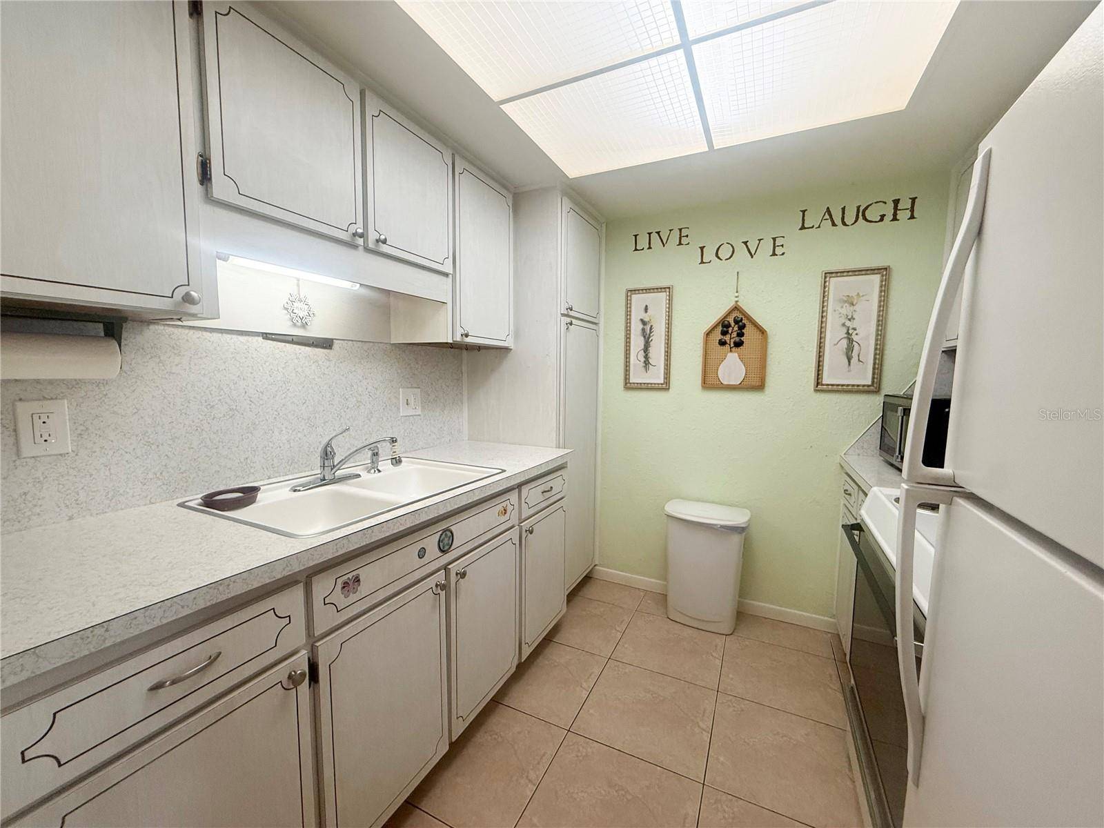 6044 22ND AVE N #2, St Petersburg, FL 33710