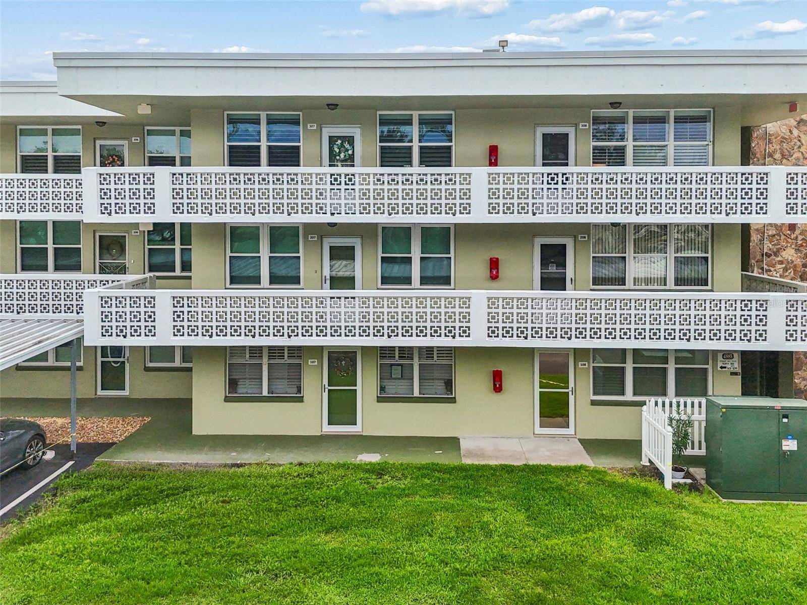4885 1ST ST NE #307, St Petersburg, FL 33703