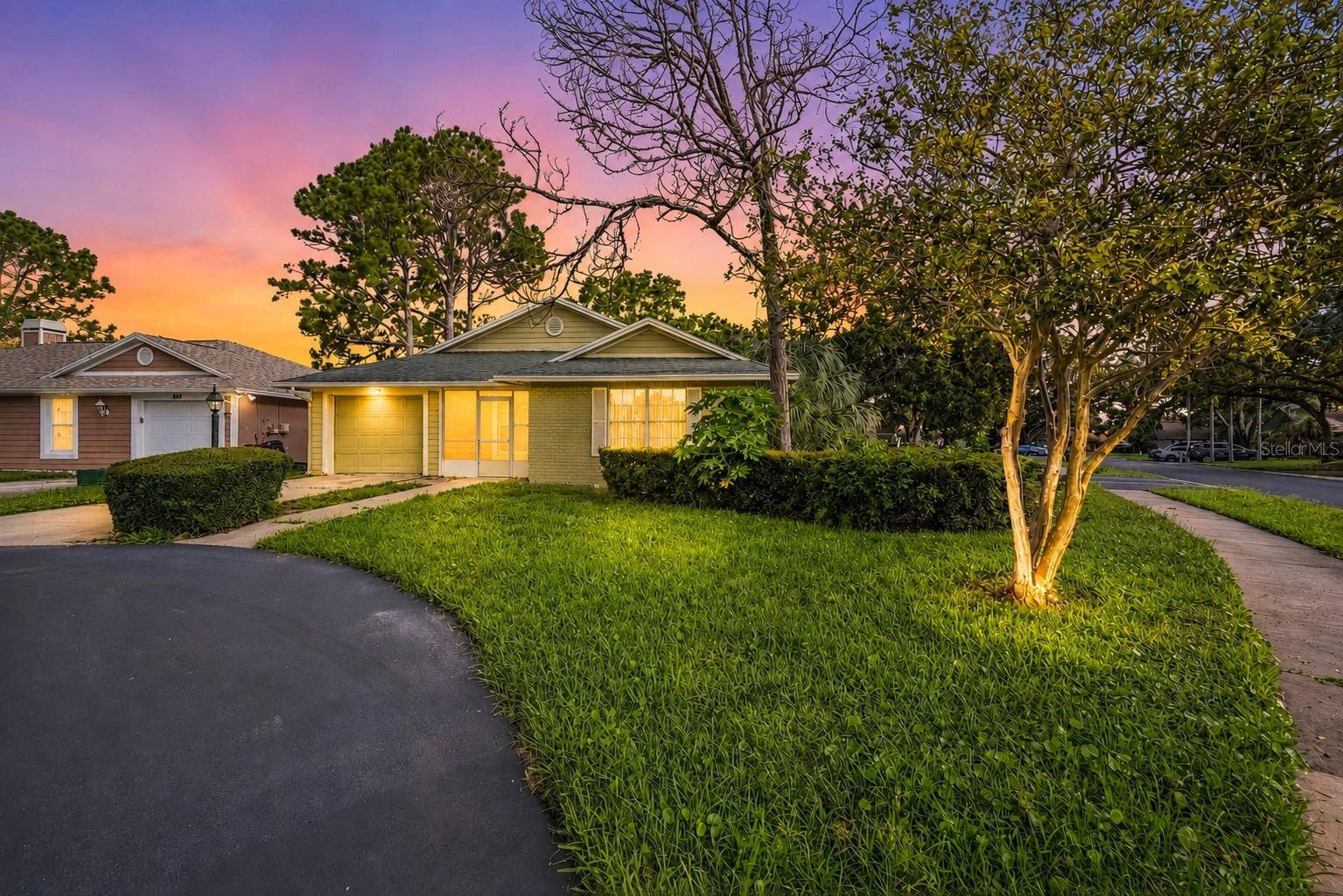 888 FRANKLIN CIR, Palm Harbor, FL 34683