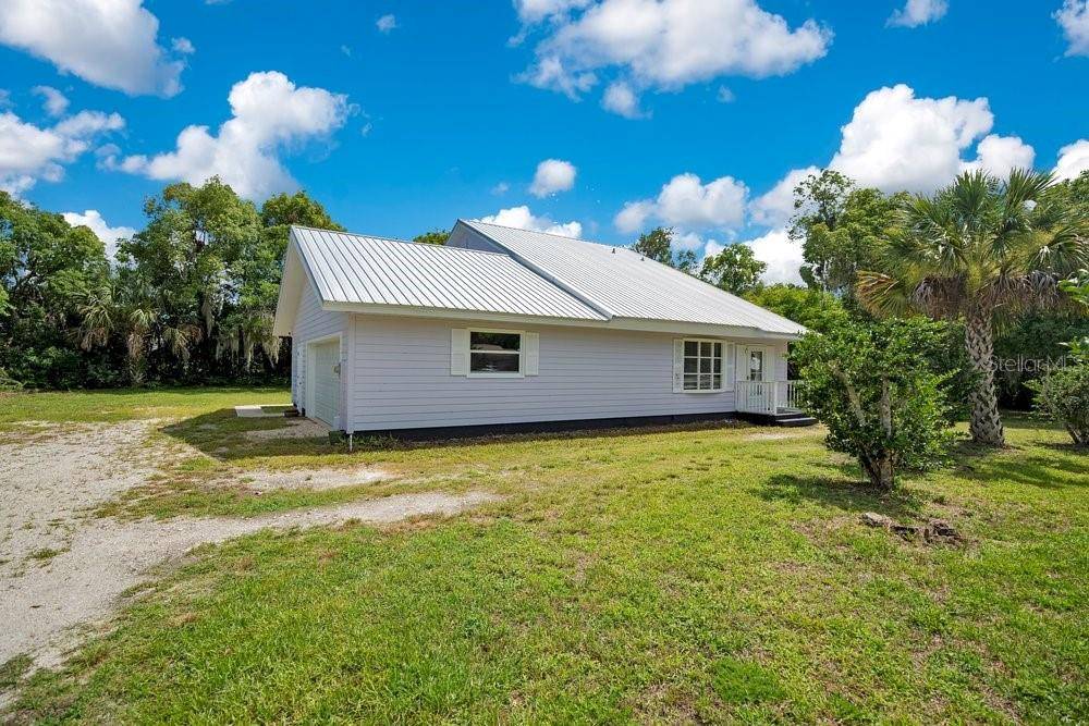 110 W WASHINGTON AVE, Deland, FL 32720