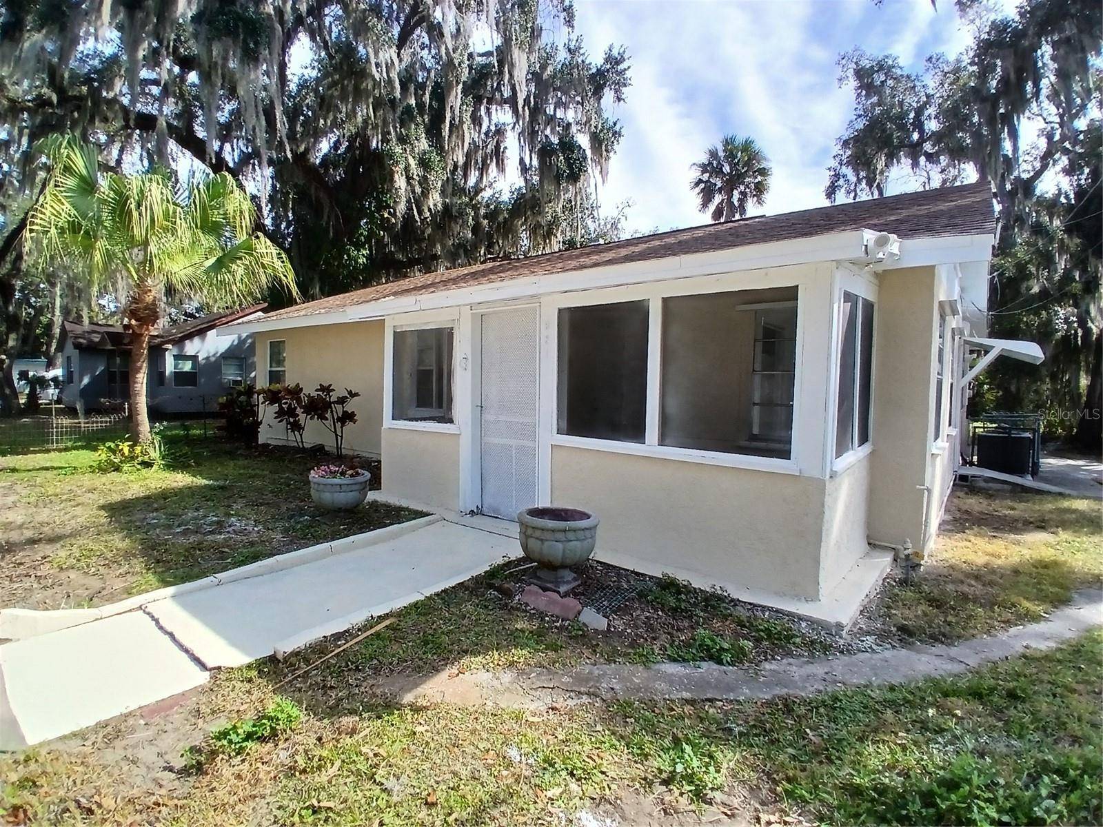 921 WINCHESTER ST, Daytona Beach, FL 32114