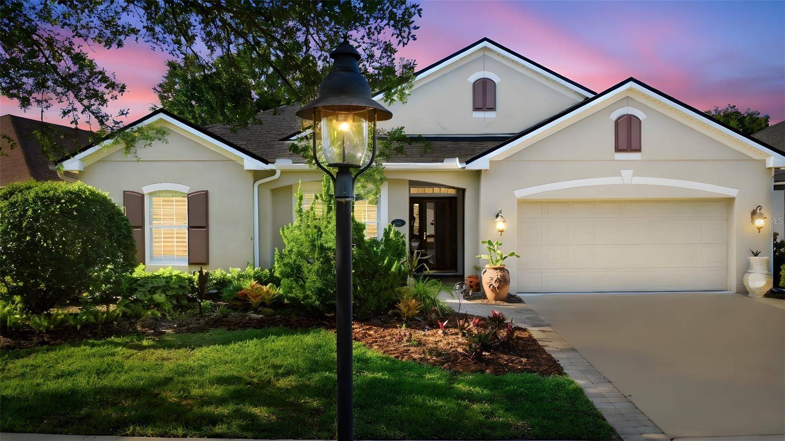 1609 VICTORIA GARDENS DR, Deland, FL 32724