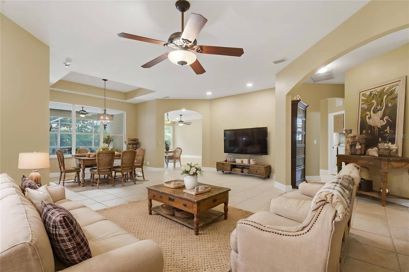 1609 VICTORIA GARDENS DR, Deland, FL 32724