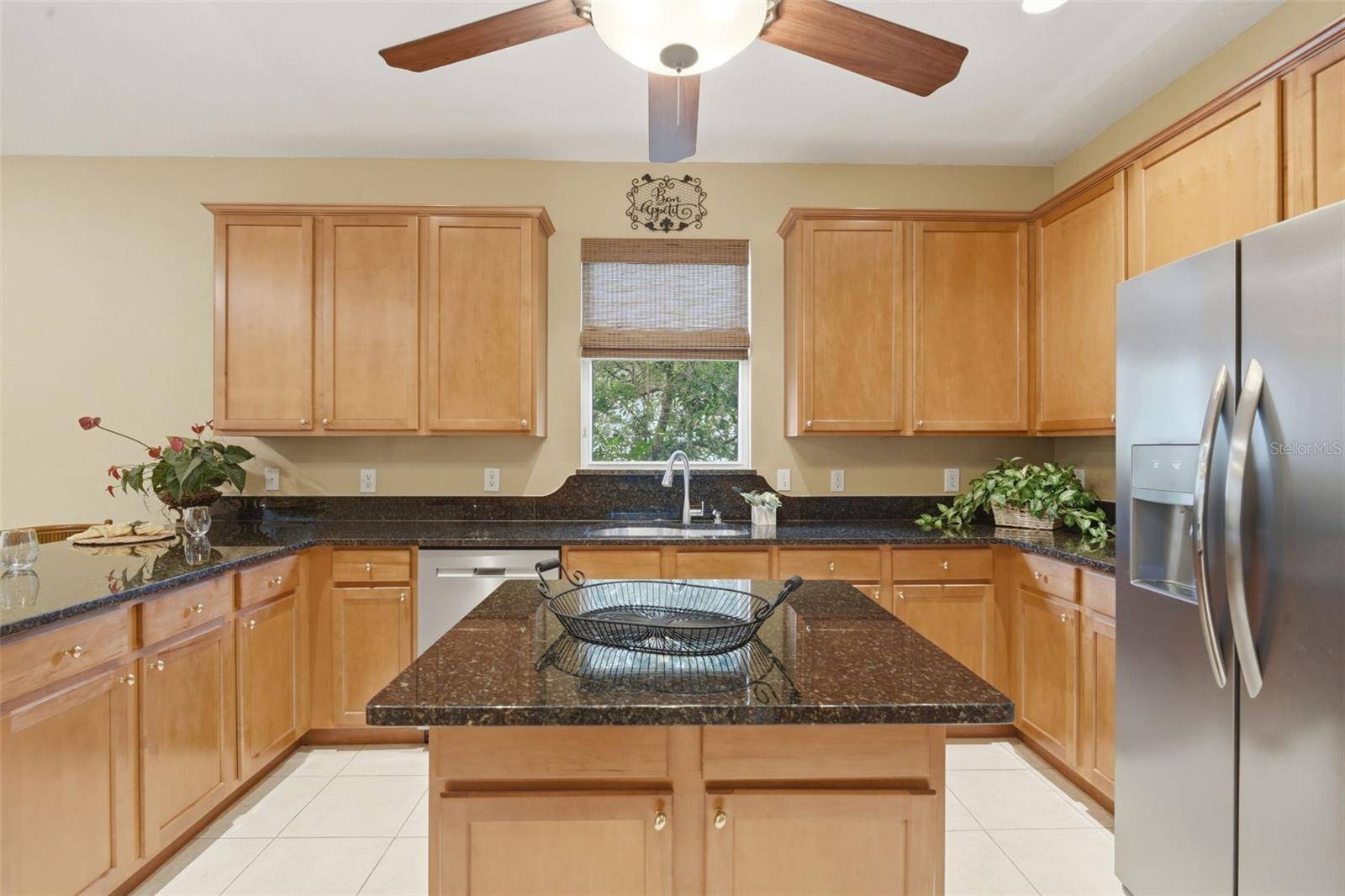 1609 VICTORIA GARDENS DR, Deland, FL 32724
