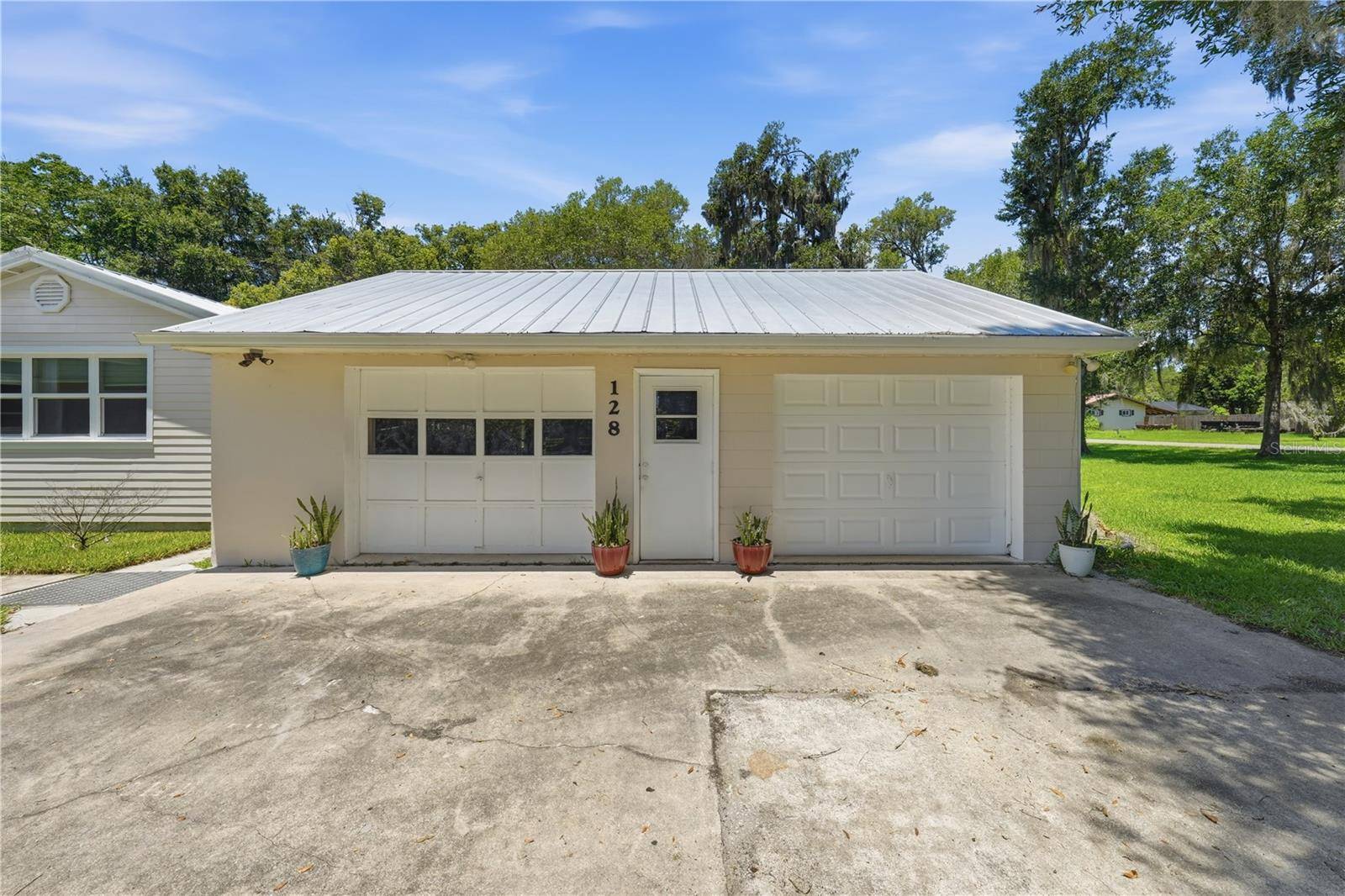 128 N LAKEVIEW DR, Lake Helen, FL 32744