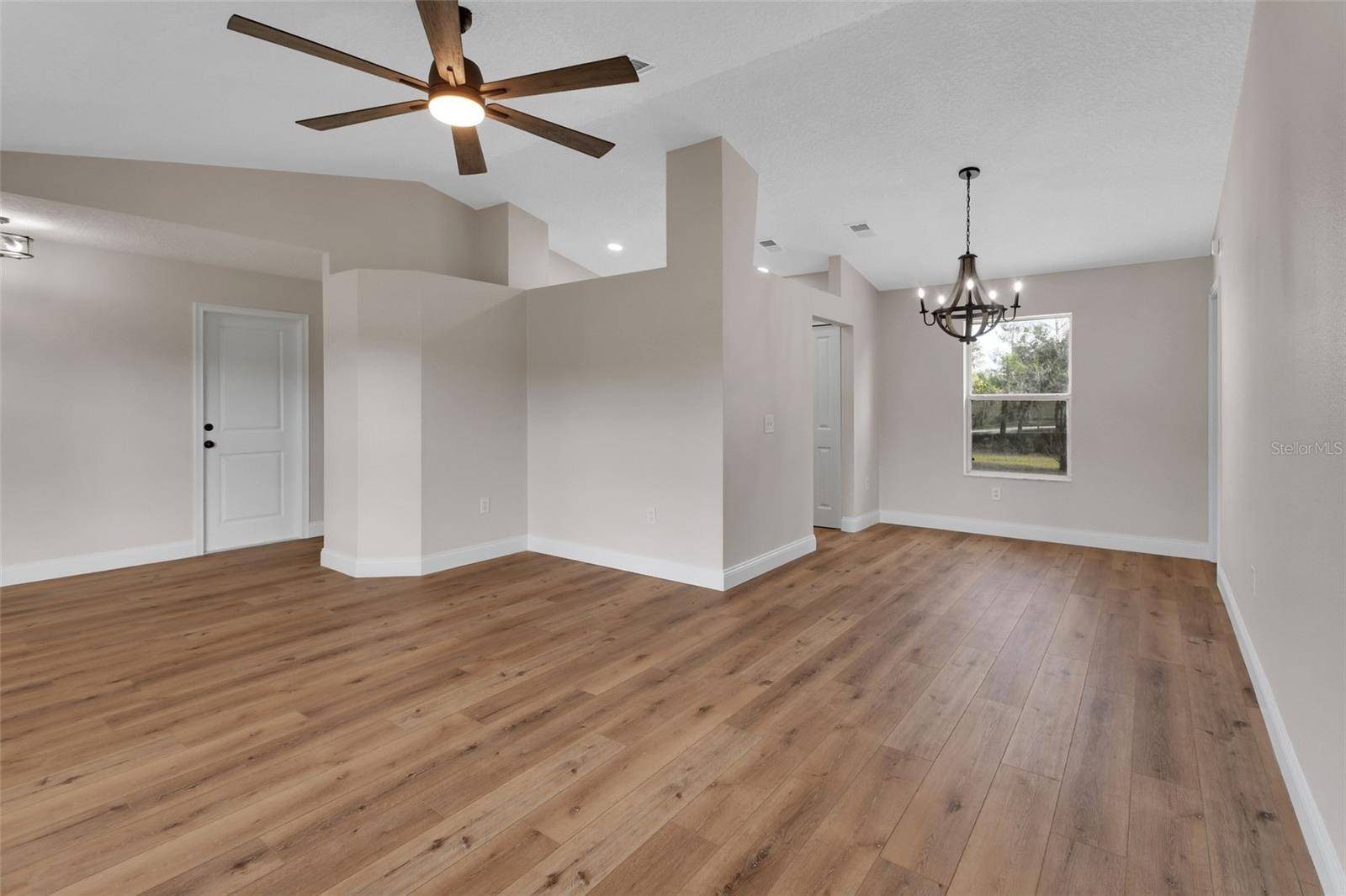 1251 SEMINOLE DR, De Leon Springs, FL 32130