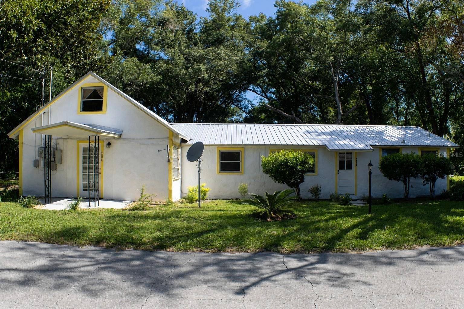 490 JOHN ST #A & B, Lake Helen, FL 32744