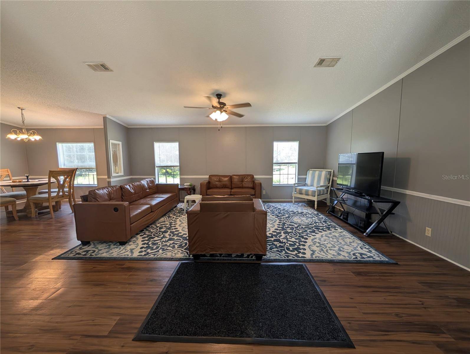 123 AMOS RD, Crescent City, FL 32112
