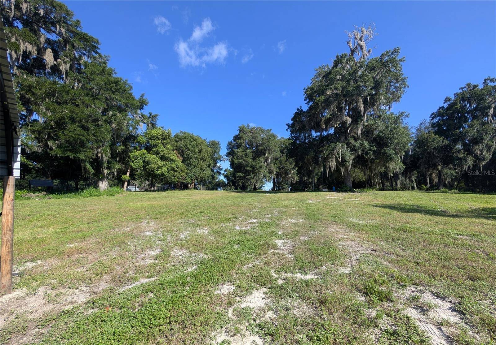 123 AMOS RD, Crescent City, FL 32112