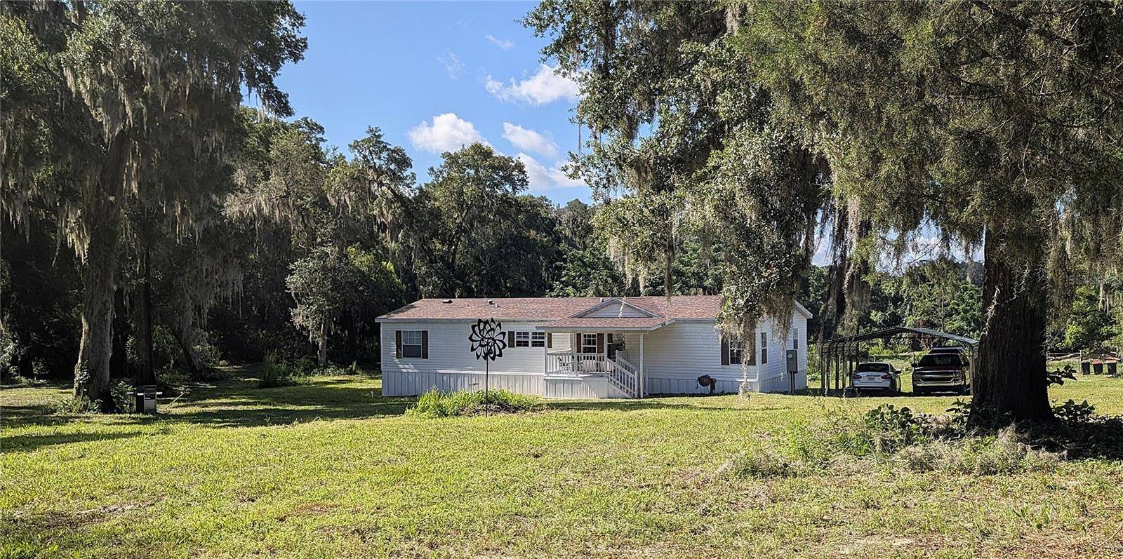 123 AMOS RD, Crescent City, FL 32112