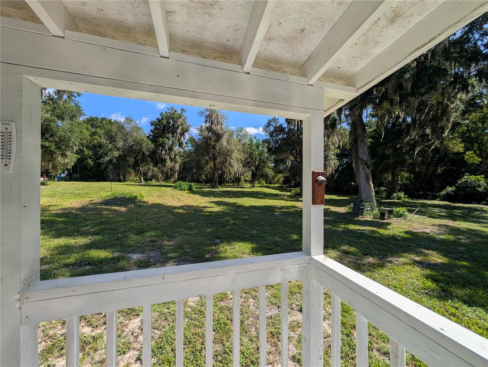 123 AMOS RD, Crescent City, FL 32112