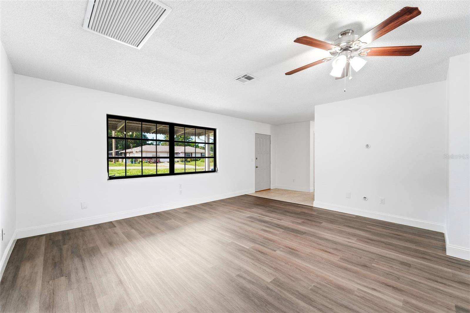 1360 N OLD MILL DR, Deltona, FL 32725