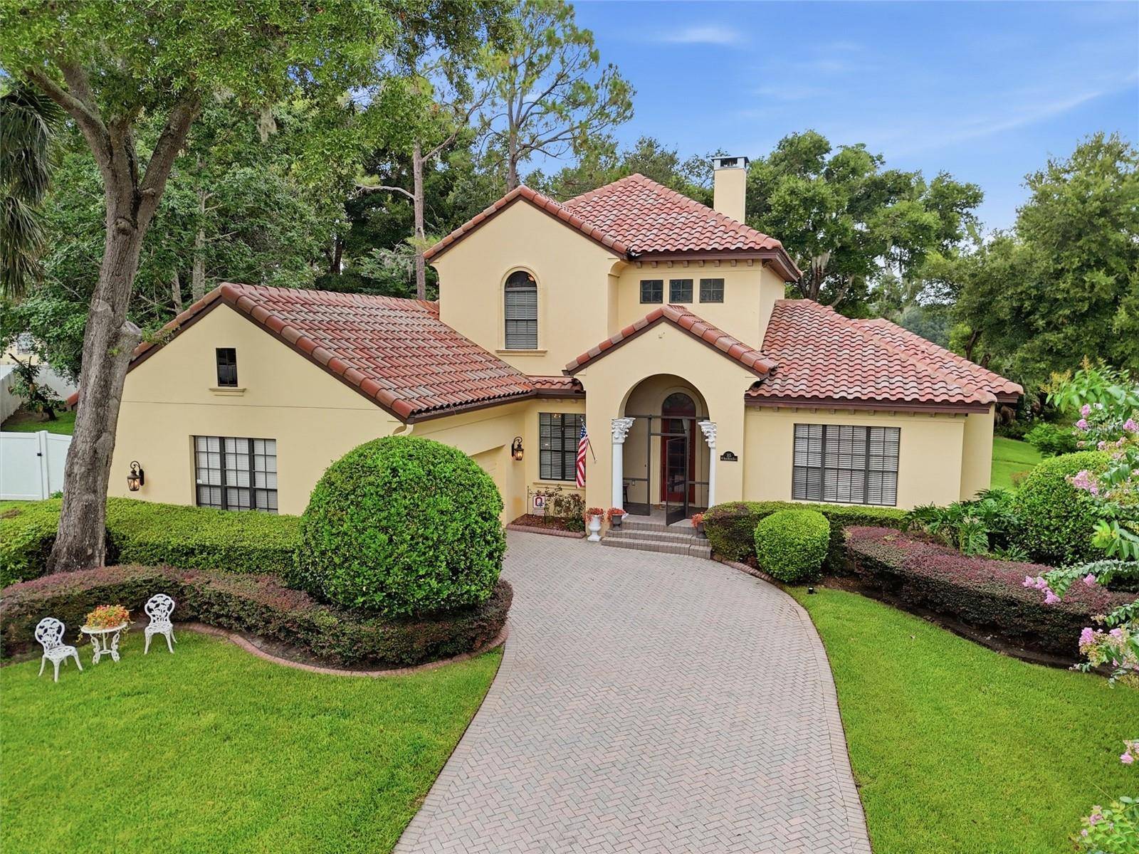 315 W BLUE WATER EDGE DR, Eustis, FL 32736