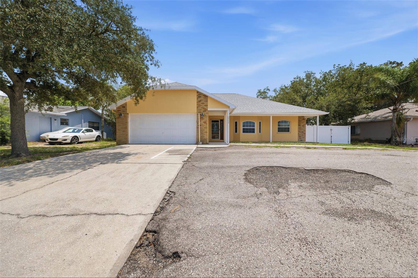 10154 SPRING HILL DR, Spring Hill, FL 34608