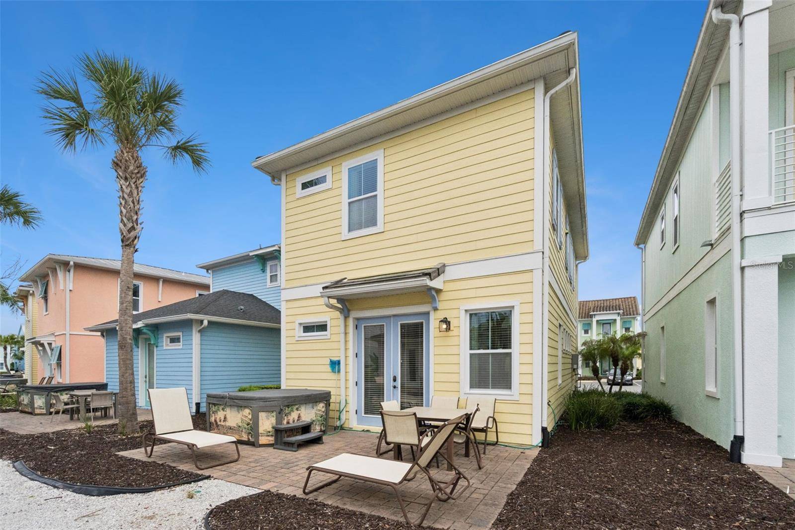 8060 DREAMSICLE DR, Kissimmee, FL 34747