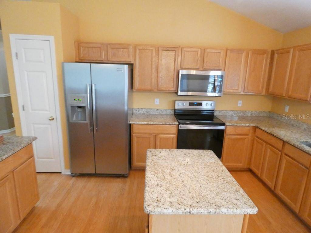 6200 ASHFIELD PL, Wesley Chapel, FL 33545