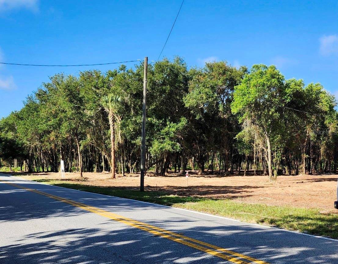 450A OLD GENEVA RD, Geneva, FL 32732