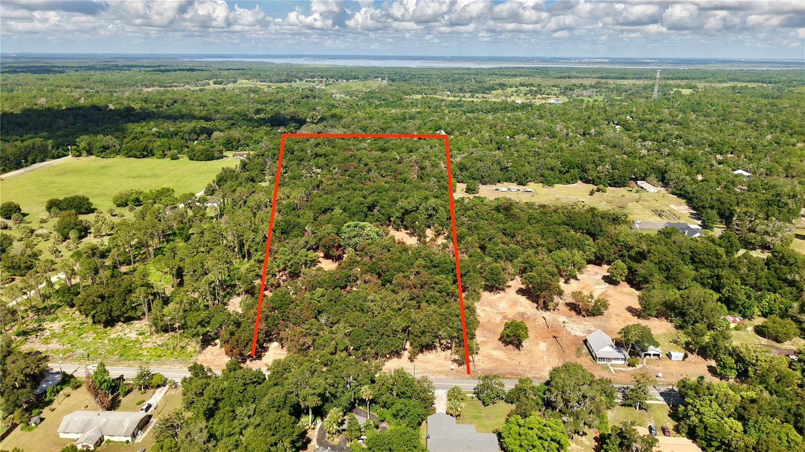 450A OLD GENEVA RD, Geneva, FL 32732