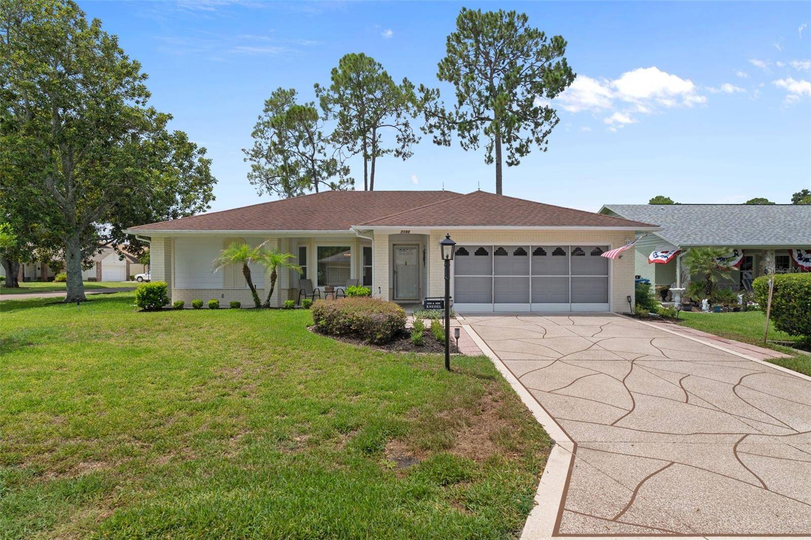 7196 CROWN OAKS DR, Spring Hill, FL 34606