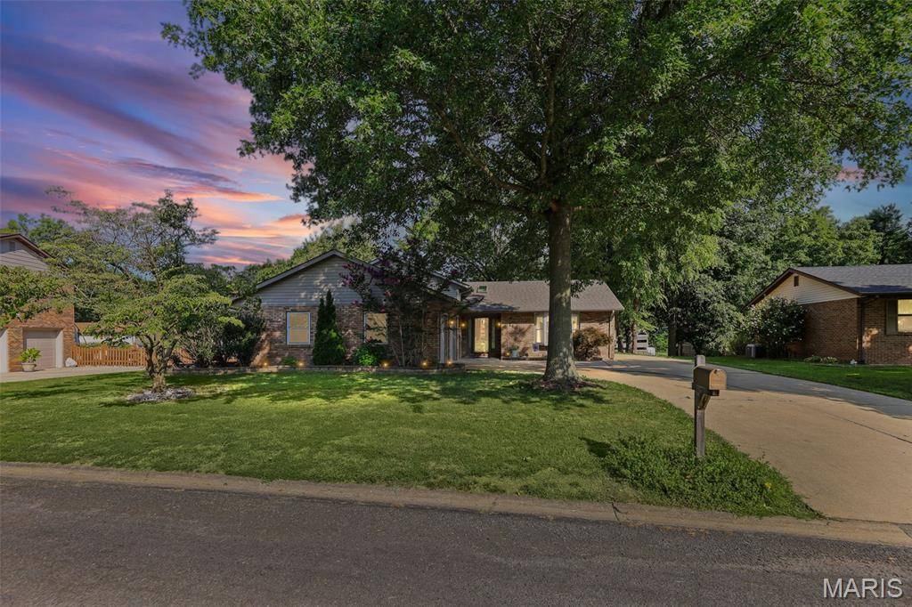 149 Stahl DR, Smithton, IL 62285