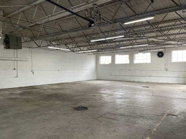 565 N State ST, Elgin, IL 60123