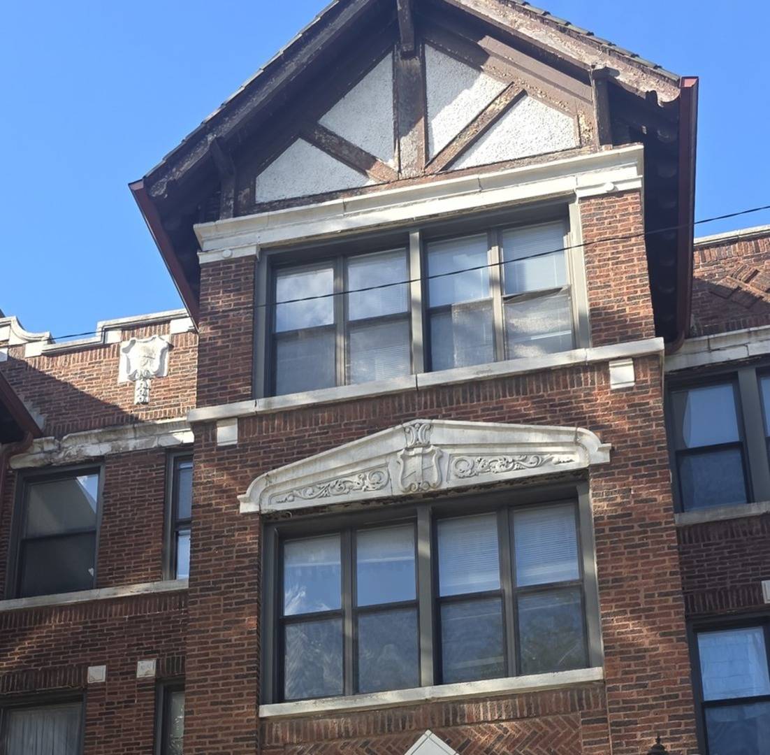 5742 S King DR #3, Chicago, IL 60637