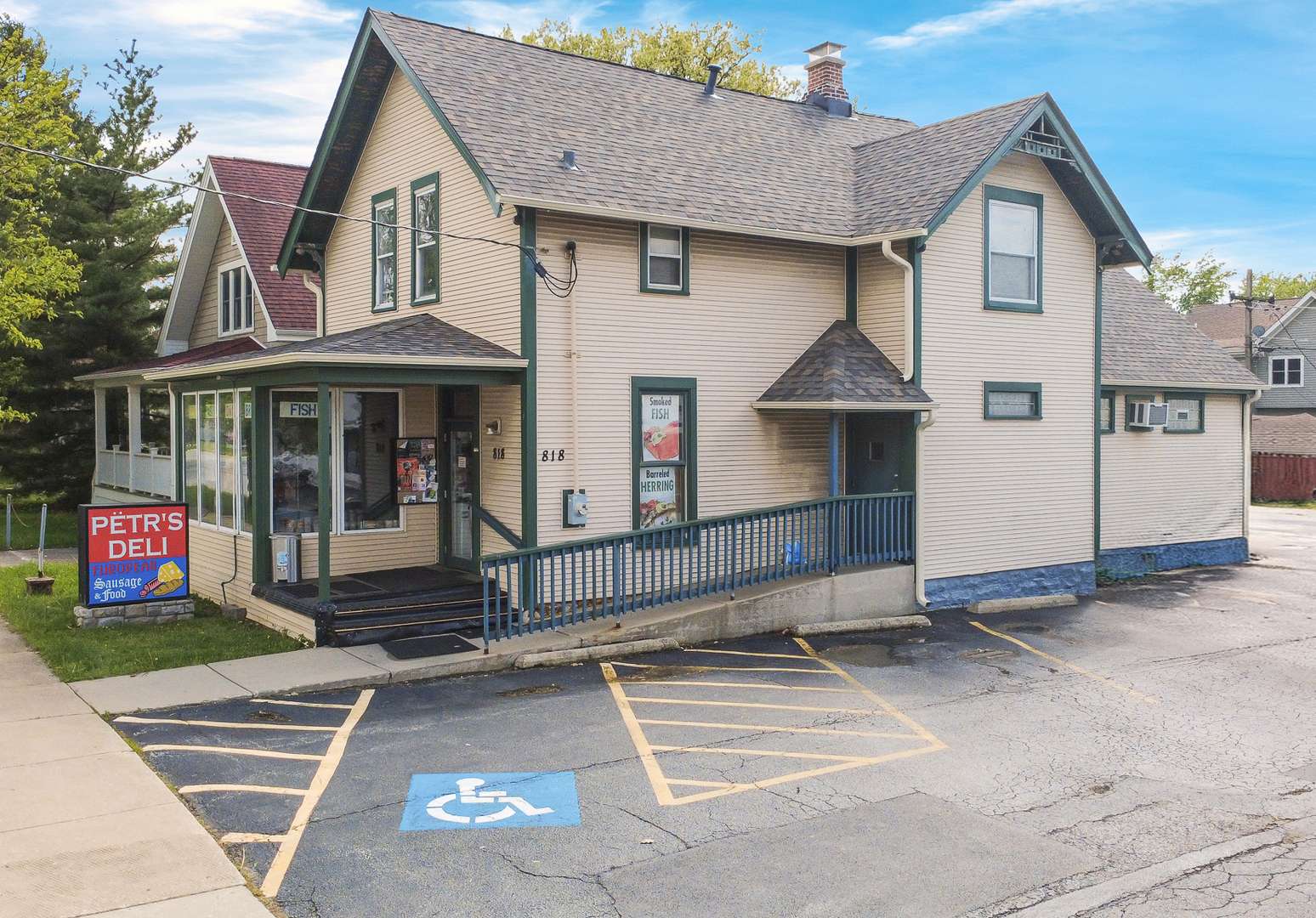 818 State ST, Lemont, IL 60439