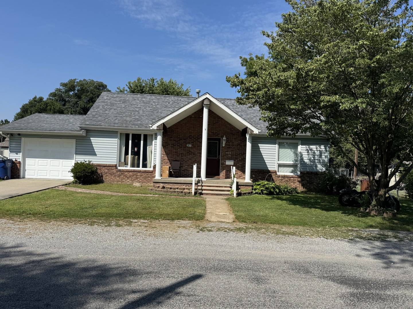 409 S Parkhill ST, West Frankfort, IL 62896