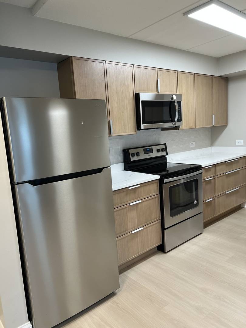 5125 Blodgett AVE #211T, Downers Grove, IL 60515