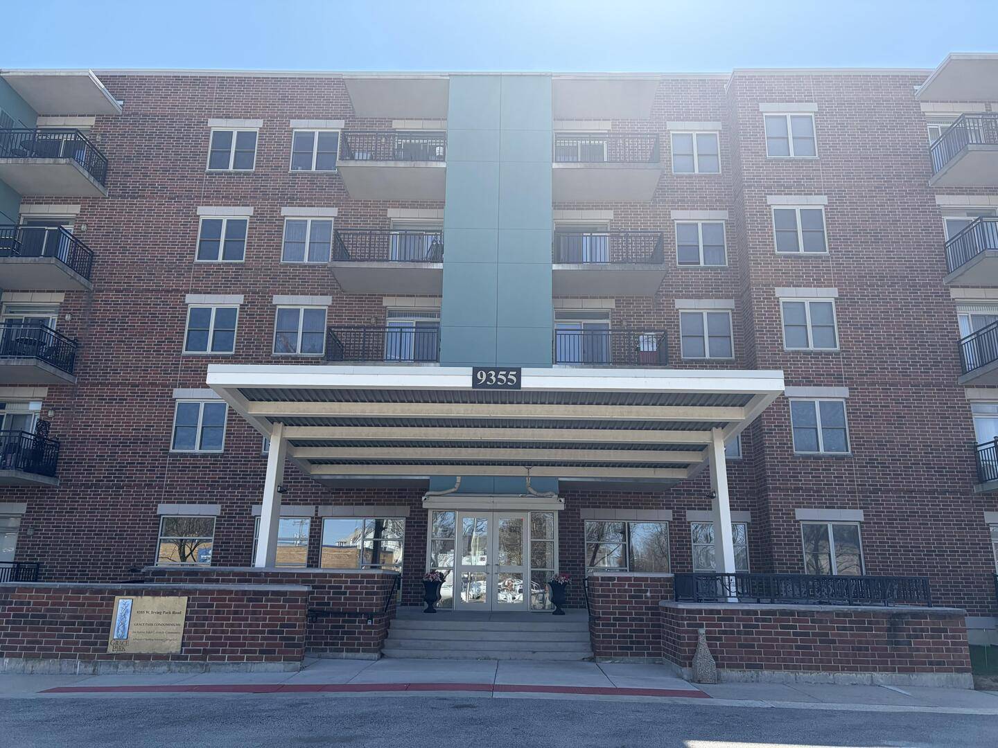 9355 Irving Park RD #402, Schiller Park, IL 60176