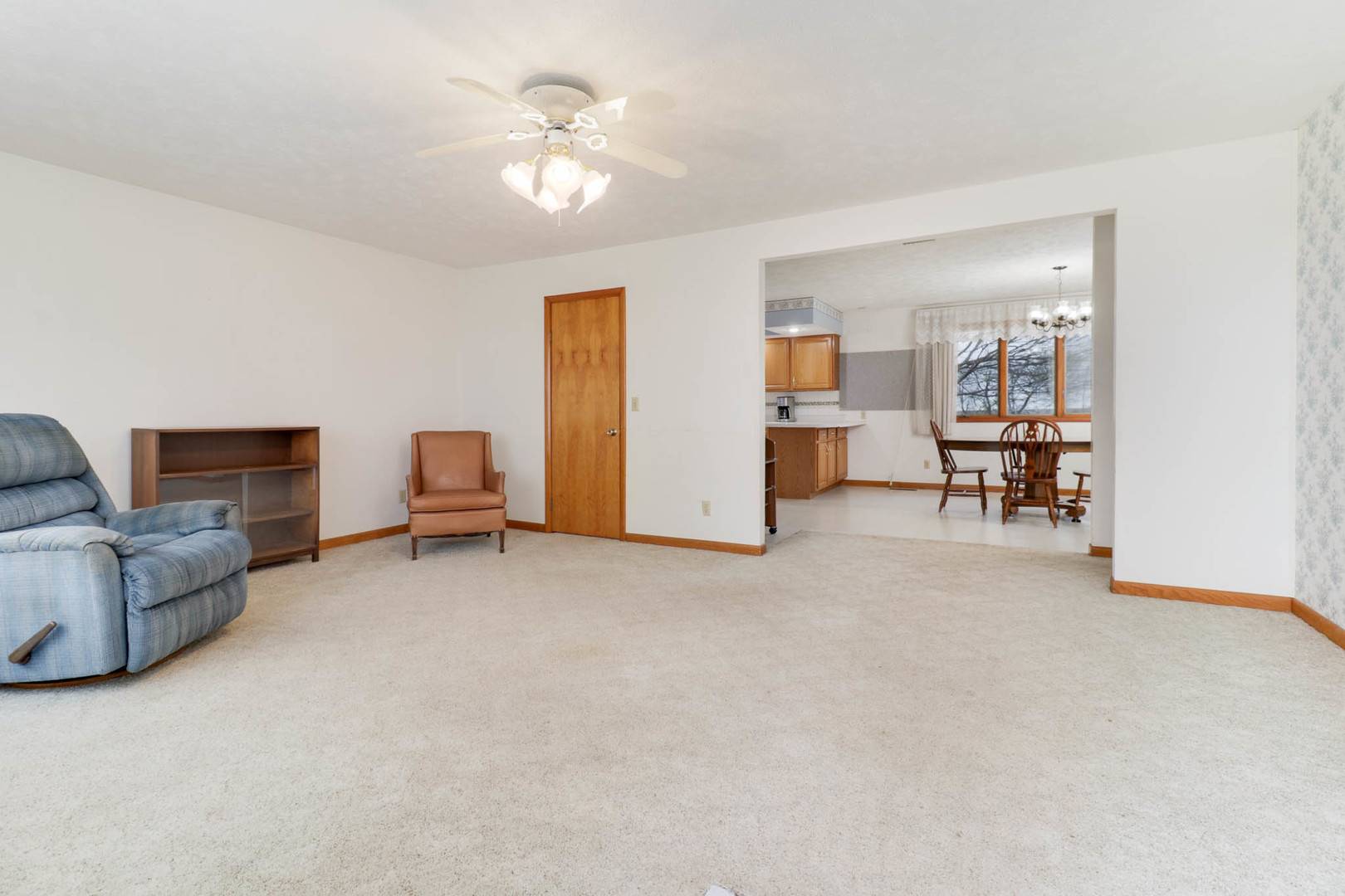 1109 W 4th ST, Delavan, IL 61734