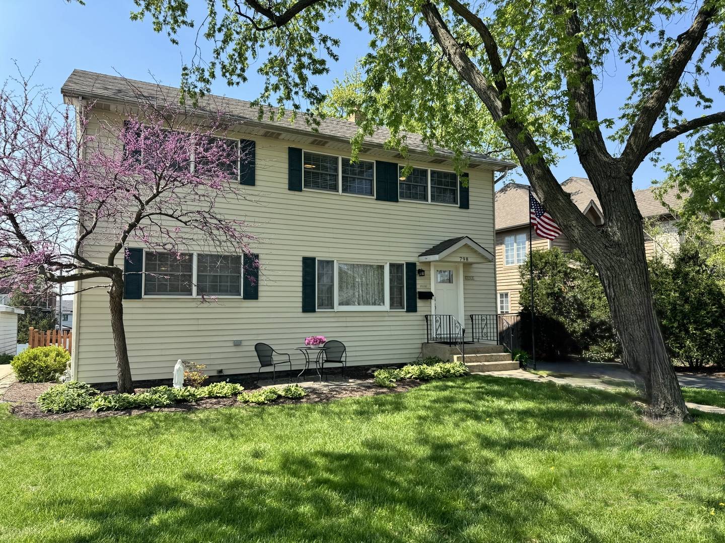 798 S Linden AVE, Elmhurst, IL 60126