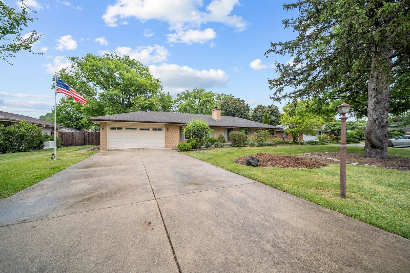 29 E Stonegate DR, Prospect Heights, IL 60070