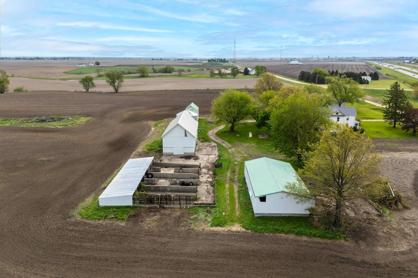 4400 220th ST, Walcott, IA 52773