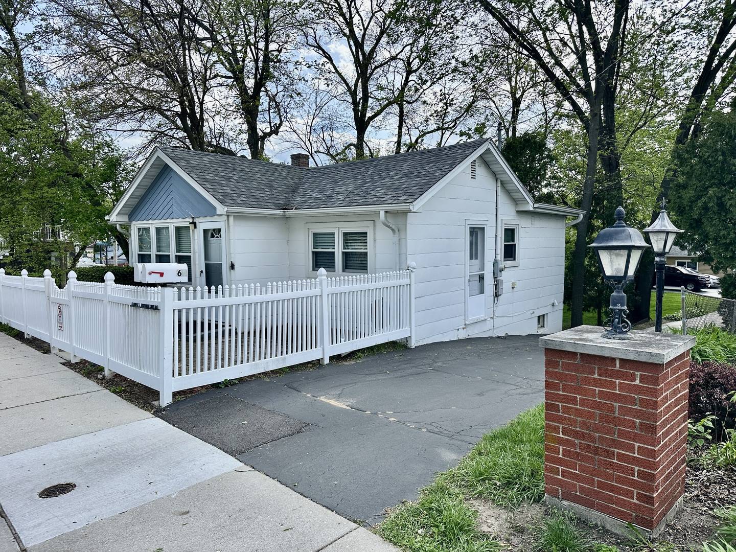 6 N Pistakee Lake RD, Fox Lake, IL 60020