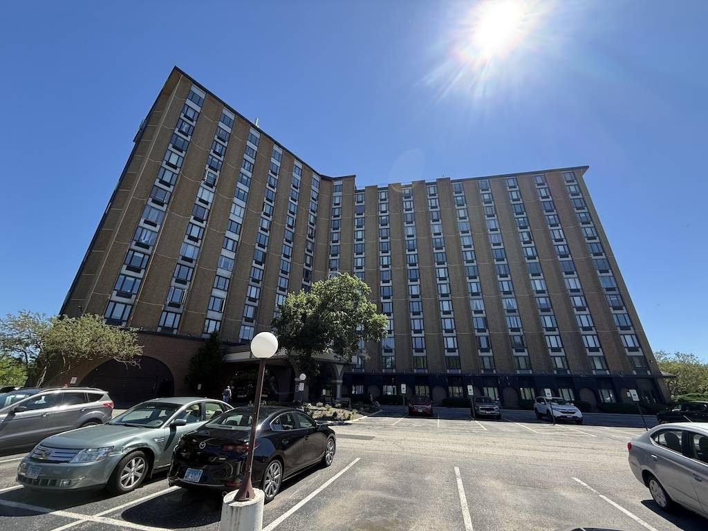 1 Renaissance PL #505, Palatine, IL 60067