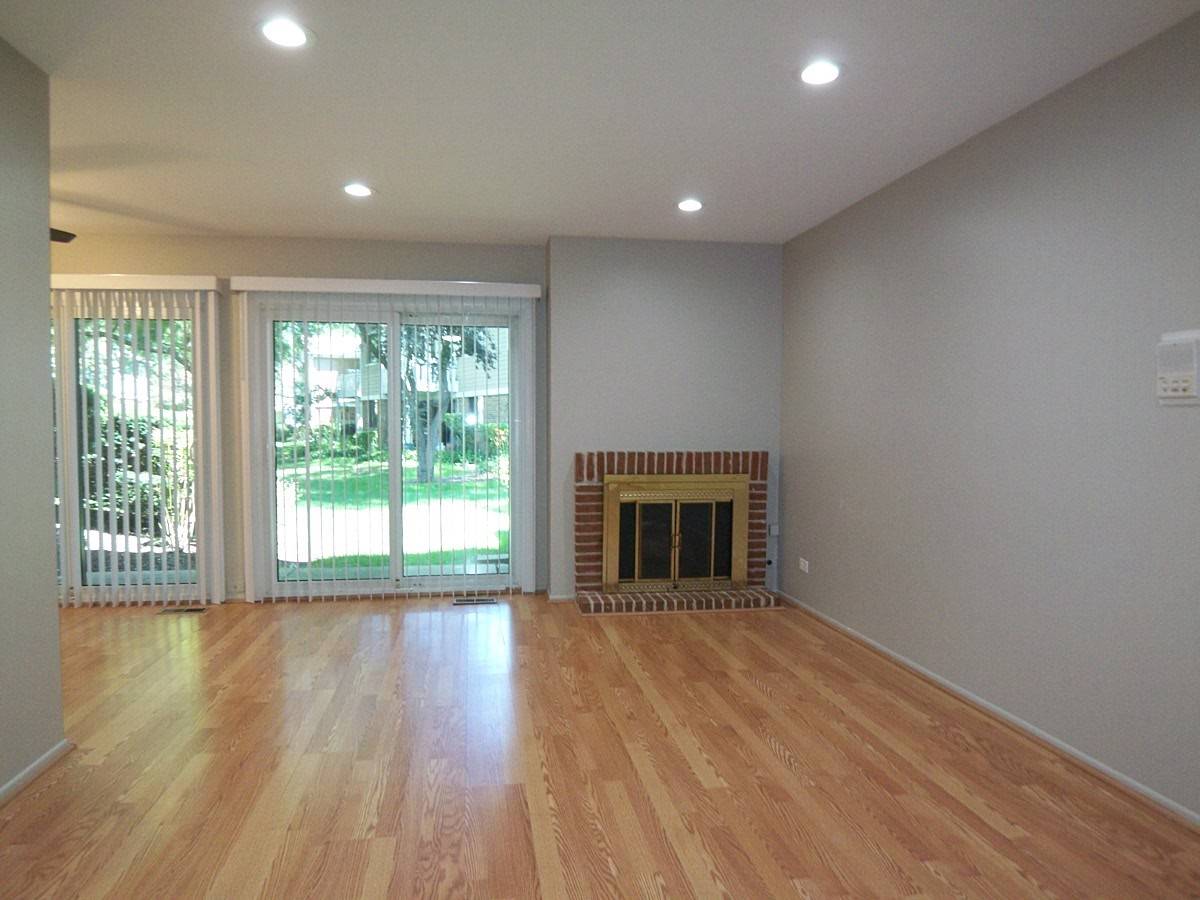 1546 Williamsburg DR #C1, Schaumburg, IL 60193