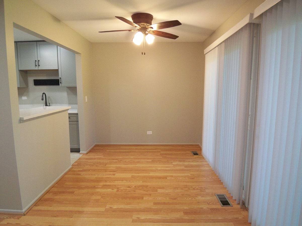 1546 Williamsburg DR #C1, Schaumburg, IL 60193
