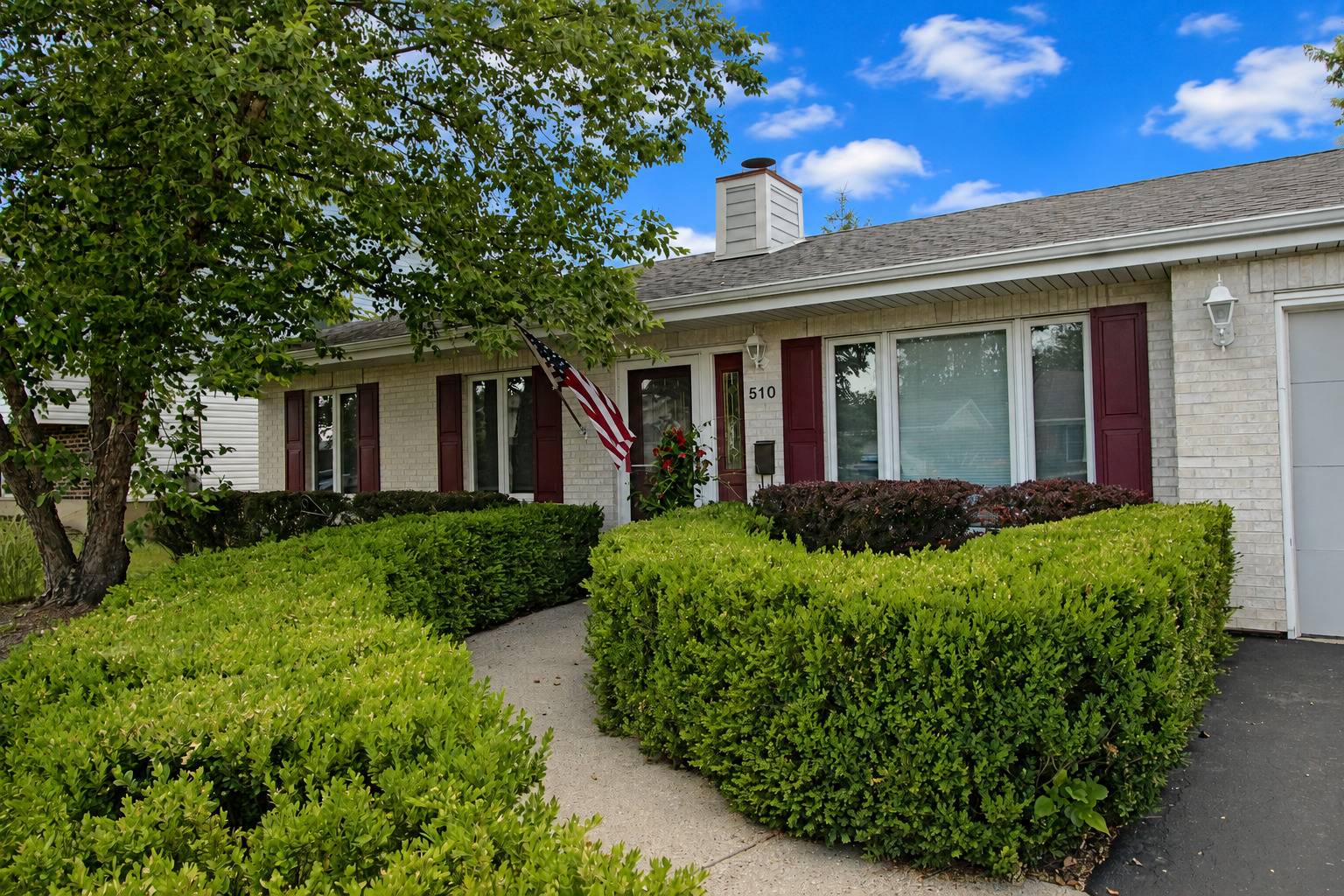 510 Burr Oak DR, Lake Zurich, IL 60047
