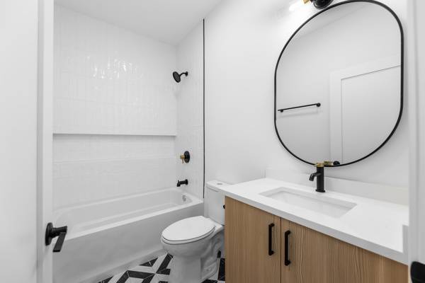 437 E 42nd PL, Chicago, IL 60653