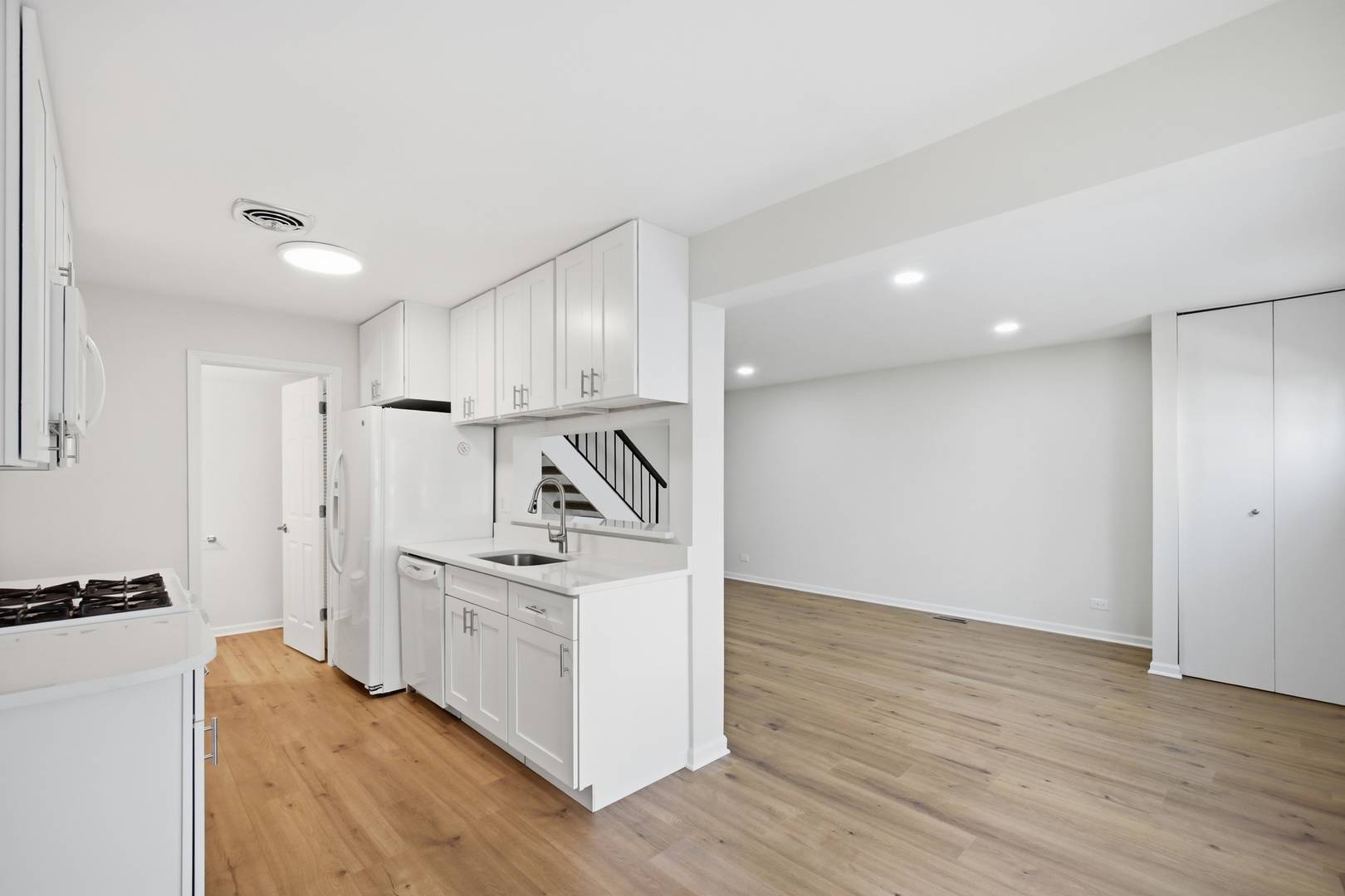 339 Farmington LN, Vernon Hills, IL 60061
