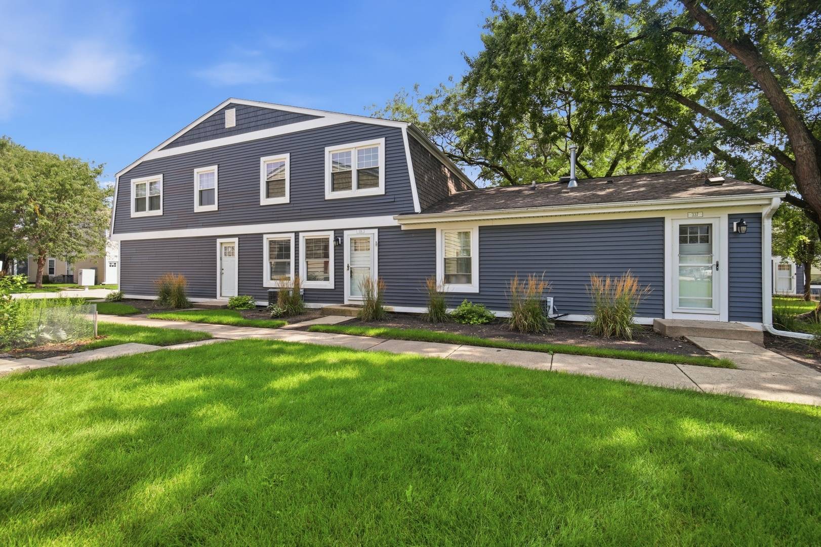 339 Farmington LN, Vernon Hills, IL 60061