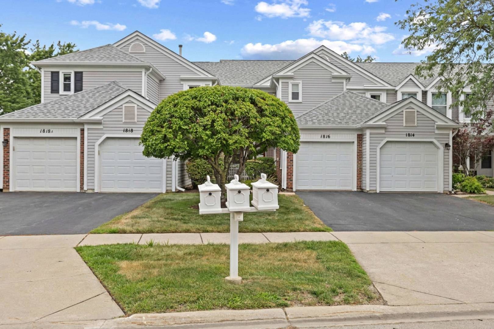 1816 Vermont DR, Elk Grove Village, IL 60007