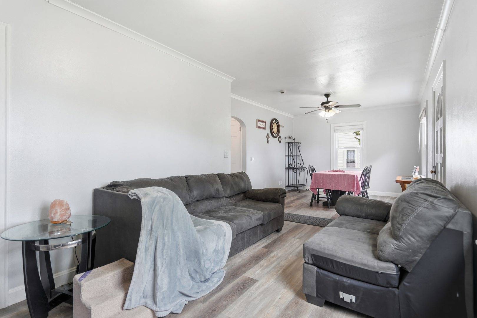 335 W 30th ST, Davenport, IA 52803