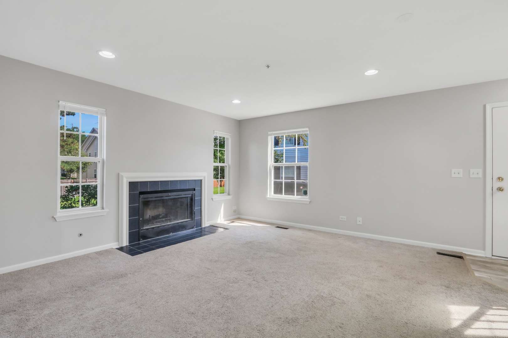 1314 Orleans DR, Mundelein, IL 60060