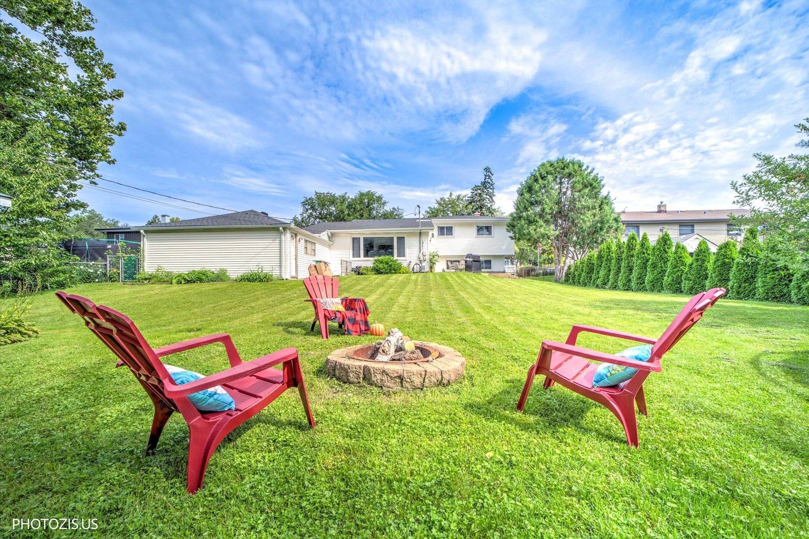 831 Sunnyside RD, Roselle, IL 60172