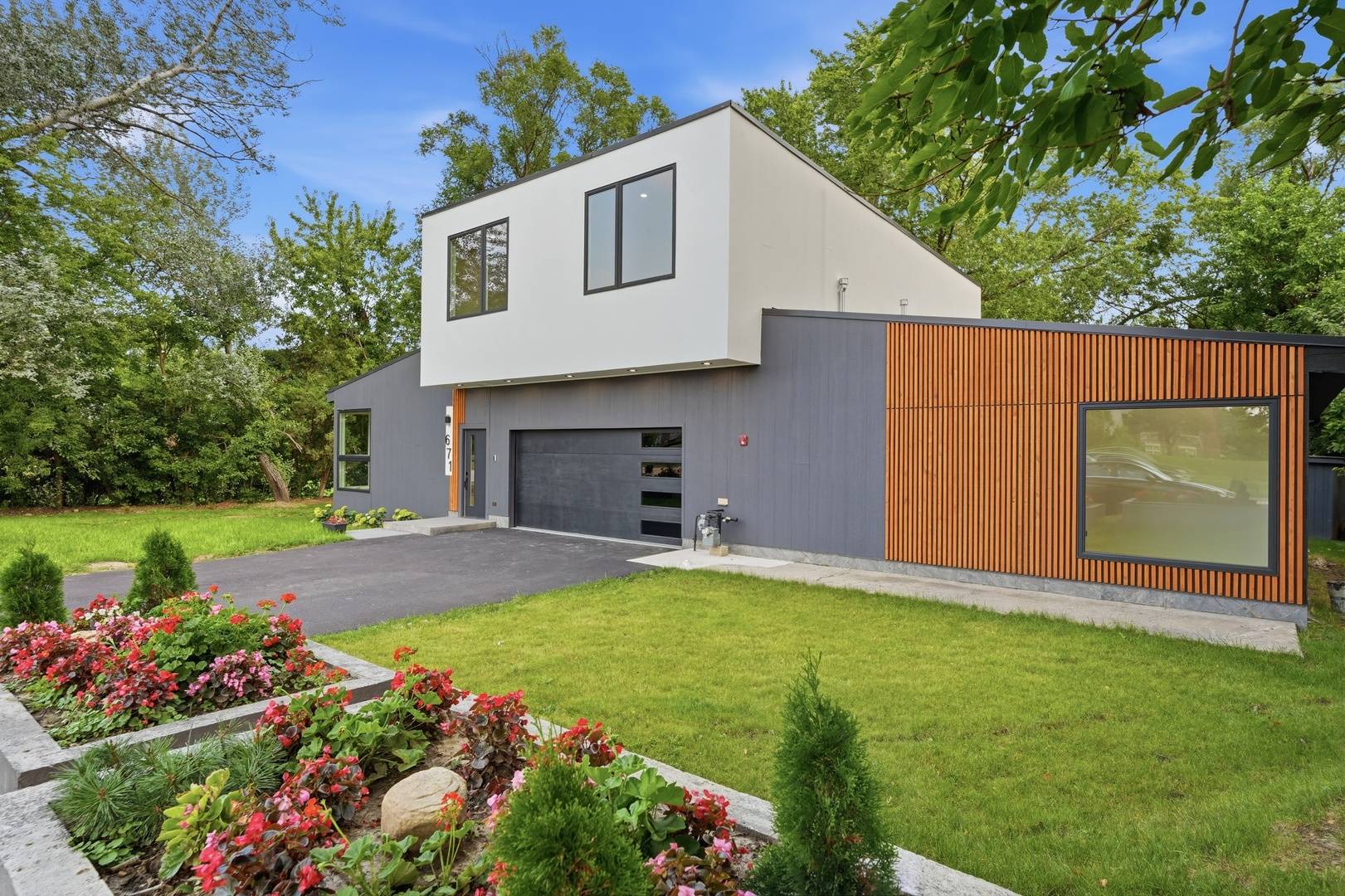 671 W Lake Cook RD, Palatine, IL 60074