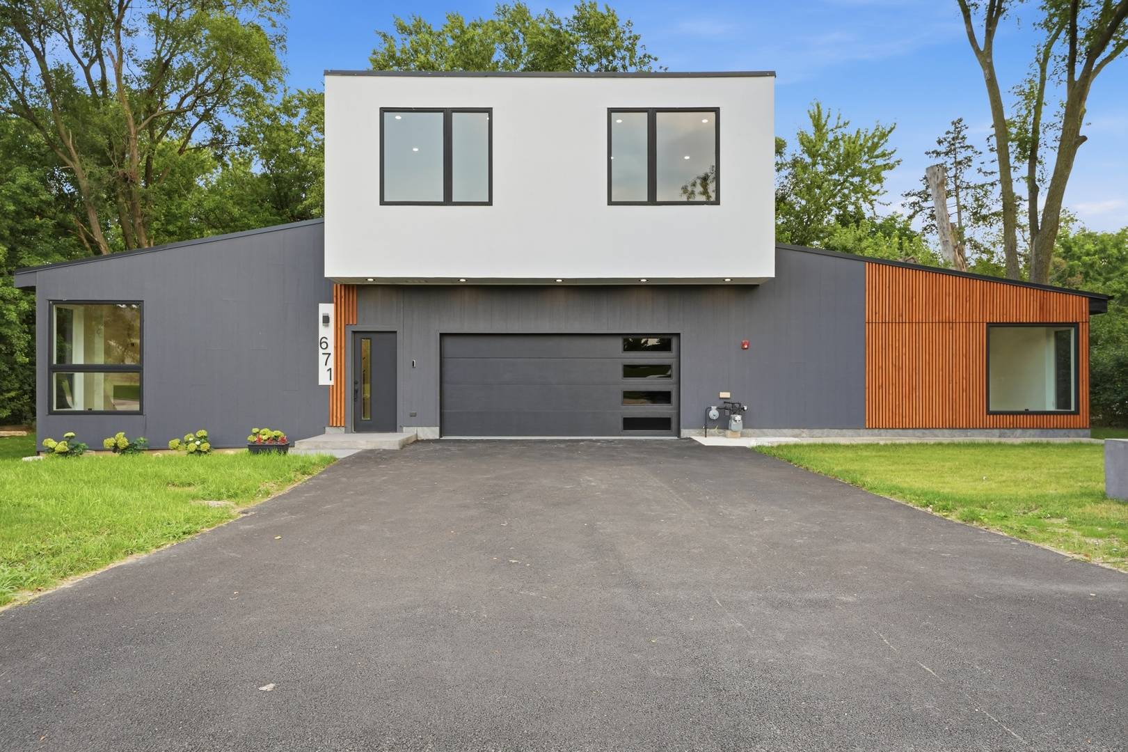 671 W Lake Cook RD, Palatine, IL 60074